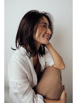 大人カジュアル×レイヤーボブ