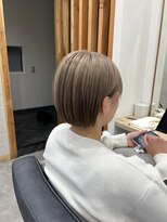 リノアバイフェリア(LINO’A by felia) 切りっぱなしボブ×ミルクティーカラーで透明感