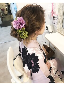 ローラ 本店(Rola) 後れ毛たっぷりルーズおだんごアップ　ヘアセット