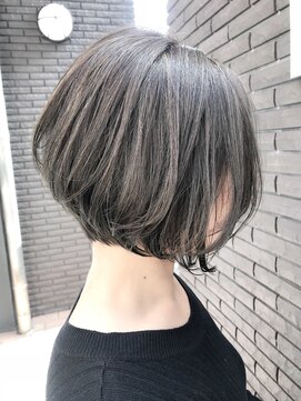 オーティティ(O-TETE) O-tete ハイライトグレージュショートボブビフォーアフター