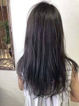 ディスオモテサンドウ 表参道(This OMOTESANDO) モテカワ透明感くすみラベージュ☆トレンド巻きスタイル【青山】