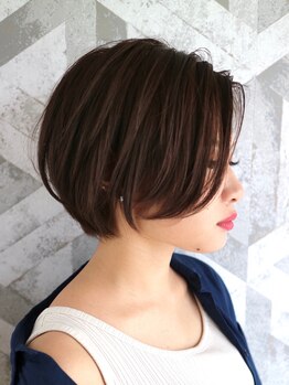 ヘアデザイン ファブロ(hair design FABRO.)の写真/お洒落女子必見！デザイン&フォルムにこだわったショート・ボブで周りと差がつく【カット+カラー+Tr¥9900】