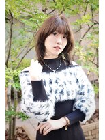 オグジュアリー 表参道(aux.)&nbsp;顔まわりからエアリーなレイヤースタイル