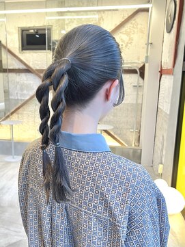 7(nana) グレージュ×ツイストアレンジ