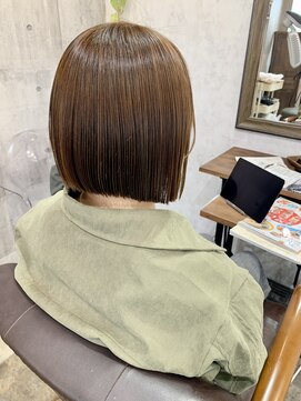 エオバイオー(EOW by oOo) 前下がりミニボブ