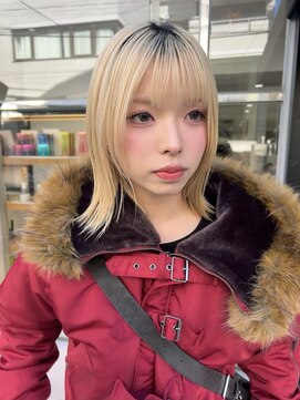 ピークアブー ワン(PEEK-A-BOO ONE) レイヤーボブ切りっぱなしボブホワイトブロンド