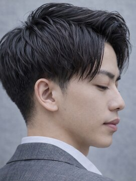 アクシス 津田沼(AXIS) メンズビジネス 黒髪 流行 ワックスなし デコ出し モテ髪スーツ