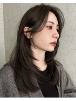 ネイト(Neit) ロングレイヤーカットオリーブグレージュカラー