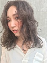 ジーナ(XENA) スモークアッシュベージュ