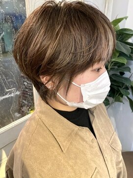 アミュレ(Amule) ショートに似合う前髪インナーカラー 梅ヶ丘美容院