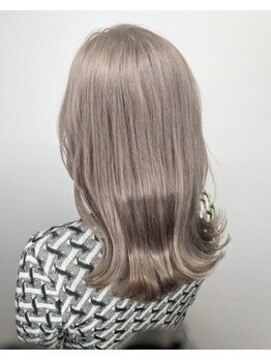 ナフィ バイ エイム 町田店(Nafie by eim) グレージュカラー/外はねロブ/顔周りレイヤー【町田/髪質改善】