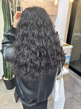 オッジバイケンジ(oggi by KENJE) ロングくるくるパーマ