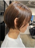ショートボブくびれショートヘア顔周りレイヤー白髪ぼかし30代
