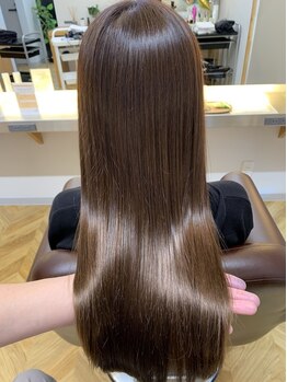 リールプラス(Rire+)の写真/「傷みでもう悩まない」大人女性のための髪質改善◇パサつきを抑え、指通りなめらかな“潤い艶髪”へ♪