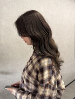 ニコ サガ(NIKO Saga) 佐賀/レイヤーカット/ハッシュカット/赤み消しカラー/オリーブ