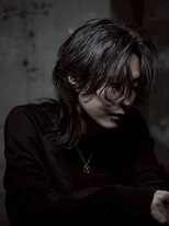 シン(syn)&nbsp;センターパートウルフパーマ