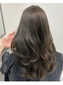 【表参道／原宿】オリーブグレージュ