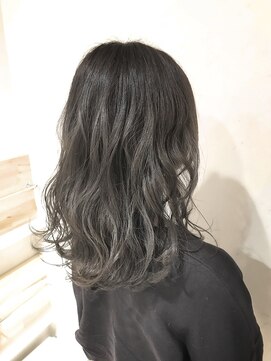 フェリア 渋谷(Feria) ≪filo by Feria渋谷≫】スモーキーグレージュ☆