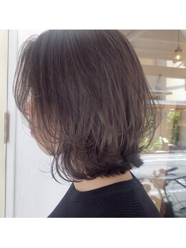 マウロア(MAULOA) "切りっぱなしボブウルフ×柔らかカラー"ayumi