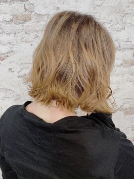 ルーファス 恵比寿 渋谷(Ruufus) ハイトーンナチュラルカールボブ【Ruufus恵比寿渋谷】31512