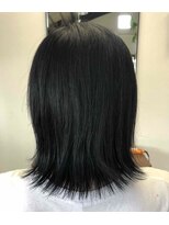 サロン クラッチ クリエイティブ コンセプト(salon CLUTCH creative concept)&nbsp;ブルーブラック切りっぱなしボブ