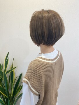 ルヴェール(Le Vert) 襟足スッキリ!大人可愛い柔らかショートボブ