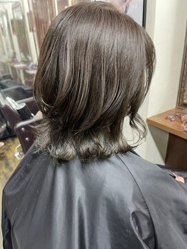 フラッパー(FLAPPER) アッシュブラック系くびれミディアム