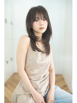 サードバイローラン(THiRD by ROULAND) 斜めバンググレージュカラーシルキーベージュミディ