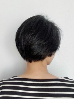 ヘアスタジオ ジールーム(hair studio G-room)の写真/頭の形をキレイに魅せる美フォルムでどこから見ても美しいショートに。高い技術力と再現性に定評あり♪