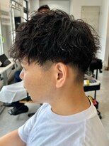 フゥ 宇都宮(FeU)&nbsp;波巻きパーマメンズパーマメンズヘアツーブロックツイストパーマ