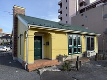 メルク(merc)の雰囲気（黄色と緑の建物◎ラグジュアリー空間◎宇都宮/戸祭/髪質改善）