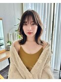 大人可愛いくびれミディアムヘア