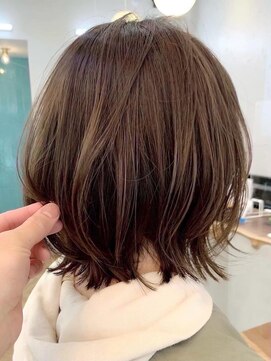 ロミー 本厚木(ROMMY.) くびれボブミルクティーブラウン細めハイライト◎20代~50代