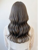 グラムビューティー 足利(gram beauty)&nbsp;髪質改善カラーくびれ巻き髪ロングヘア透明グレージュ