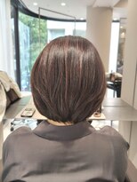 アンベリールフルー(EMBELLIR fleur)&nbsp;大人の美バランスのひし形ショートボブカットスタイル