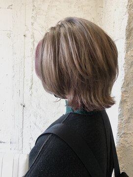 ペネロープ(Penelope) ［新宿］レイヤーボブ/ウルフカット/ハイトーン/ベージュ系