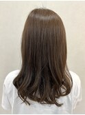 オリーブベージュ