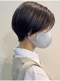 丸みシルエットのショートヘア