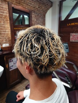 ラボーテイサミヘアーイースト(La.beaut'e ISAMI HAIR EAST) ウルフマッシュパーマハイライト〈理容室〉東浦和メンズ