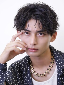 エース(ACES) センターパート黒髪ウルフ×コンマバング×カルマパーマ