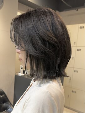 ディーエックス スリー(Dxxxx III) くびれレイヤーボブ　KURO