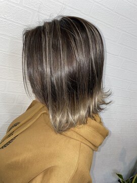 アトリエナガノ(atelier nagano) ニュアンスカラー/センターパート/ツヤ髪スタイル/ブルージュ