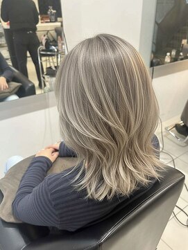 ノア(no_a) 【四条烏丸】ミディアムレイヤー×白髪ぼかし