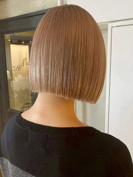 マジコ 梅田(Magico) ダブルカラー/ケアブリーチ/ミルクティーベージュ/レイヤー/梅田