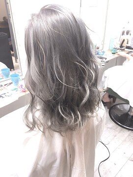 アンベリール 大名(Embellir) Rアールブリーチ＋カラー入れ放題＋カット＋トリートメント