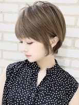 アンド ストーリーズ(&STORIES)&nbsp;耳かけ/ショートボブ/フォギーベージュ/ウェーブパーマ【江角】