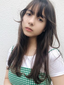 クーエフー(coo et fuu) 赤みゼロのブルージュカラーで溢れる透明感