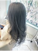 抜け感ヘア グレイアッシュ