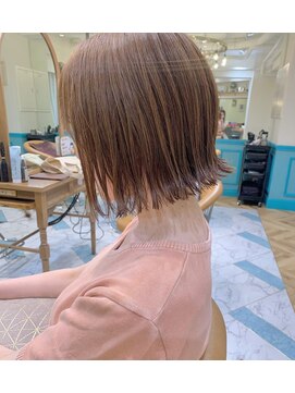ロンドプロフィール 浦和(Lond profil) 蒲生優【明るめカラーのあご下切りっぱなしボブ】