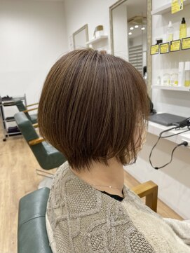 アクルヘアーバイテソロ(AKUR hair by tesoro) ハイライトショート